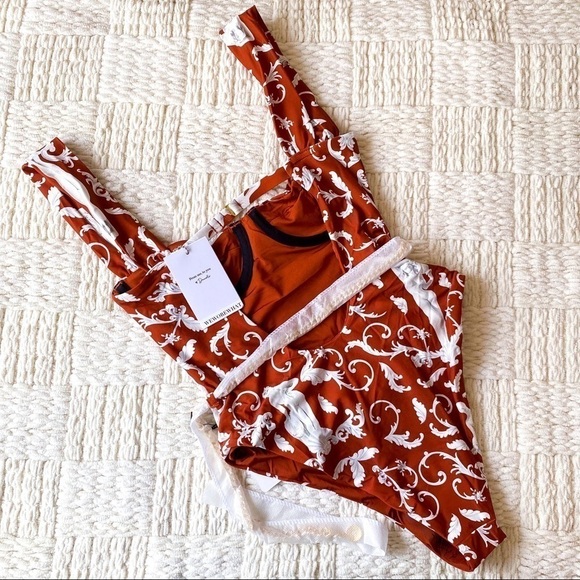 WeWoreWhat Danielle Statues OP XS - Picture 9 of 12